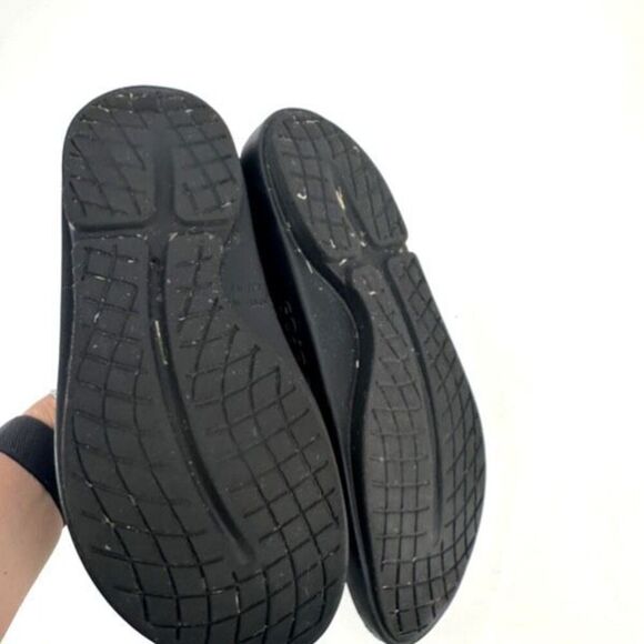 OOFOS OOriginal Flip Flop Men’s 10 Women 12 Sandals Comfort Recovery Shoes Black - Picture 7 of 8
